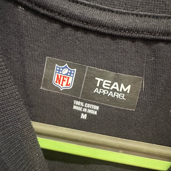 NFL Team Apparel Chicago Bears women’s crop top, NEVER WORN. - Picture 2 of 2